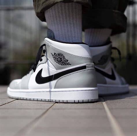 Nike Air Jordan 1 Mid Light Smoke Greyが51、512、711に国内発売予定 God Meets