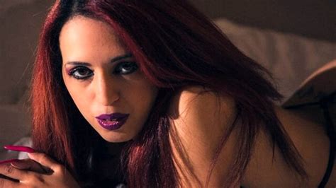 Doha Zaghi In Arte Lady Demonique La Sexy Performer Candidata Per Il Centrosinistra