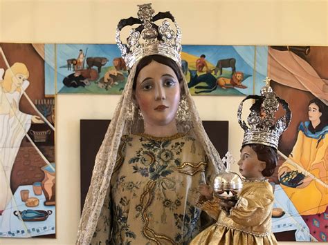 Si estende per circa cinque ettari immerso in un giardino ben curato di macchia mediterranea con al suo interno bellissime piante floreali e molti. Maria... di casa in casa. La Madonna della Salute per le ...