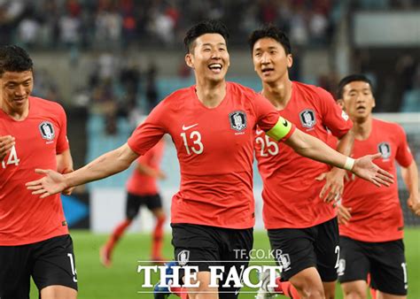 Jun 06, 2021 · 한국 축구 국가대표 일정, 명단 카타르 월드컵 예선 한국 스리랑카, 축구 중계, 피파랭킹, 역대전적~ 2022 카타르월드컵 아시아지역 2차예선 h조 경기에 나선 한국 축구 국가대표팀이 어제 저녁 고양종합운동장. 한국 멕시코 '주장 완장' 손흥민, '캡틴포' 터뜨릴까 - 축구 ...