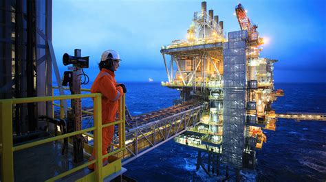 Bp Cuts Dividend Focusing Cash On Low Carbon Investments Metanews