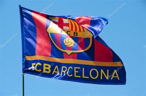 Flag of barcelona crown of aragon coat of arms, fc. Pictures: barcelona flag | FC Barcelona flag waving on the ...