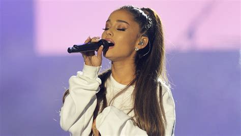 Ariana Grande Releases Live ‘over The Rainbow Cover As Charity Single