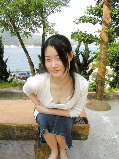 Beautiful Korean Housewife Naked Outdoor Adult Photos