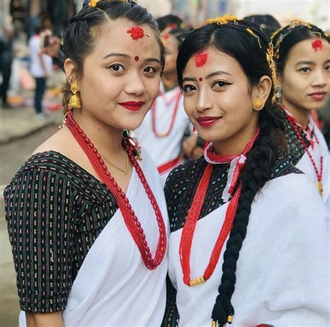 Nepali Culture Nepal Culture Traditional Dresses Beautiful Girl Face