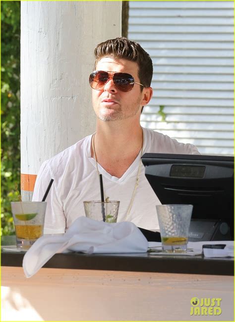Robin Thicke Supports The Hrc Love Conquers Hate Campaign Photo 3015185 Robin Thicke Pictures