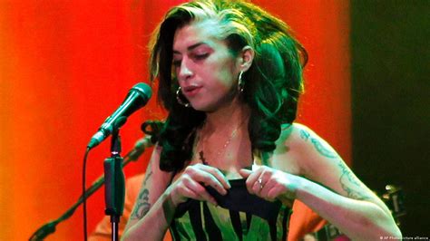 Amy Winehouses Last Concert Dress Sells For €210000 Dw 11082021