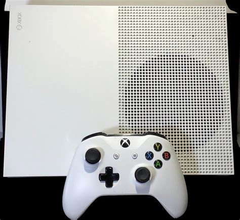 Microsoft Xbox One S 1tb Console White Model 1681 With Controller