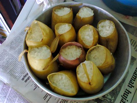 Lemang periuk kera merupakan salah satu jajanan khas yang biasa ditemui pendaki dan pelancong di kota kinabalu. Saya orang biasa: LEMANG PERIUK KERA