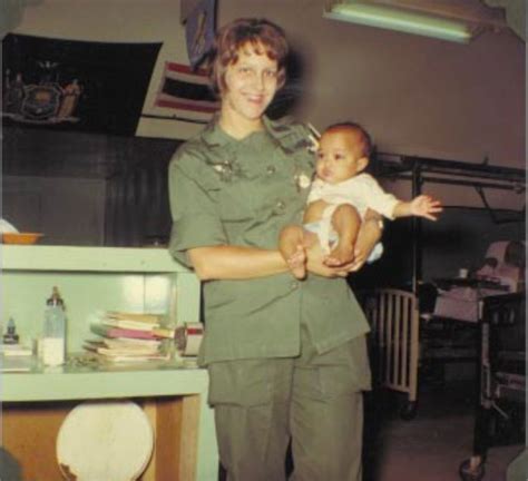 Army Nurse 24th Evac Hospital Long Binh Vietnam Guerre Du Vietnam