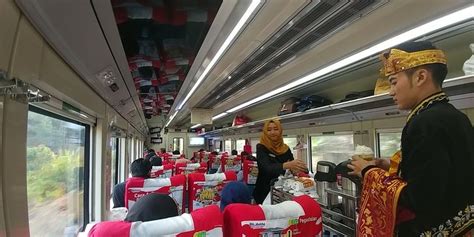 Singat cerita perubahan jadwal tiket : Panduan Naik Kereta Api bagi Pemula agar Lebih Menyenangkan