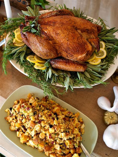 35 Thanksgiving Recipes For Main Dishes Sides Thanksgiving Recipes