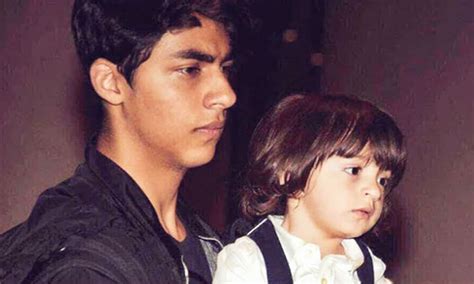 Gauri khan shares a picture of an 'all grown up' abram khan reading karan johar's book, all by himself. AbRam Khan Aryan Khan's Son And Not ShahRukh's?