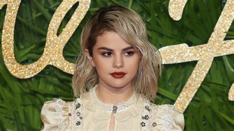 Selena Gomez Puts Instagram On Private After Posting And Deleting A