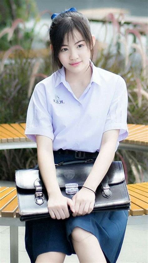 ปักพินในบอร์ด Thai School Girl