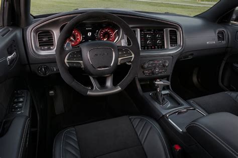 La información que se presenta a continuación era verdadera en el momento en el que se fabricó el vehículo. The Latest 2019 Dodge Charger Lineup