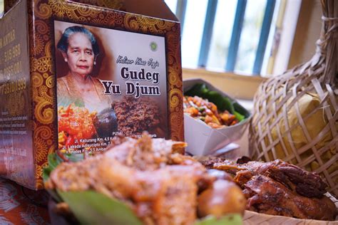 See more of yusuf usuğ nükte on facebook. Gudeg Yu Djum, Kuliner Wajib Coba kalau Ke Yogyakarta - Portal Wanita Muda