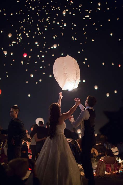 Paper lanterns come in various shapes and sizes, as well as various methods of construction. Wedding Sky Lanterns Chinese Paper Lanterns for Wedding ...