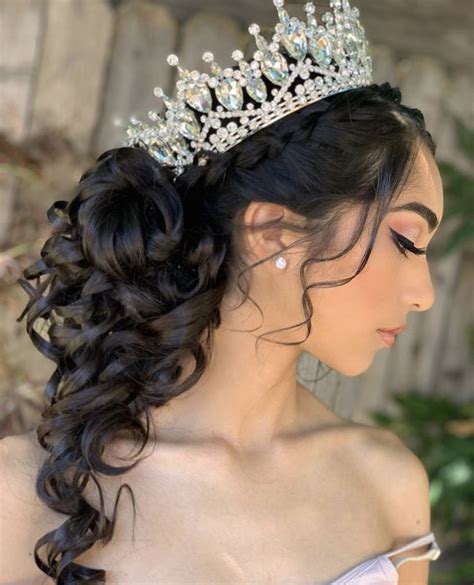 Pin By Lexi On Sweet 16 In 2022 Quince Hairstyles Hairstyles For Quinceanera Quincenera