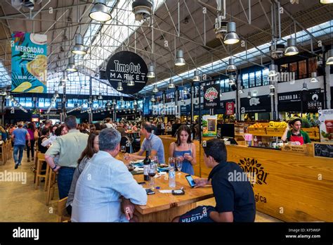 Crowded Market Scene High Resolution Stock Photography and Images - Alamy