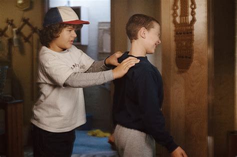 Stranger Things Season 1 Behind The Scenes Picture Stranger Things Photo 40642830 Fanpop
