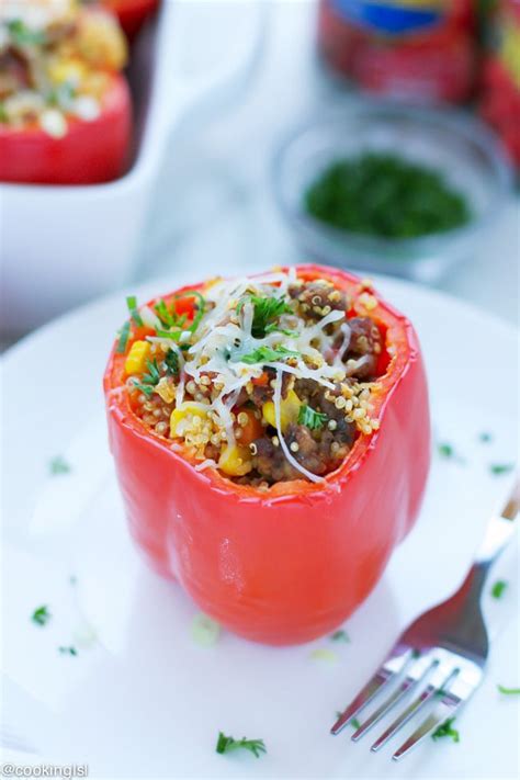 Easy Quinoa Stuffed Bell Peppers