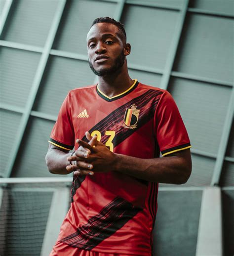 Alles over de club belgië (ek 2020) actuele selectie met marktwaarden transfers geruchten speler statistieken programma nieuws. België thuisshirt 2020-2021 - Voetbalshirts.com