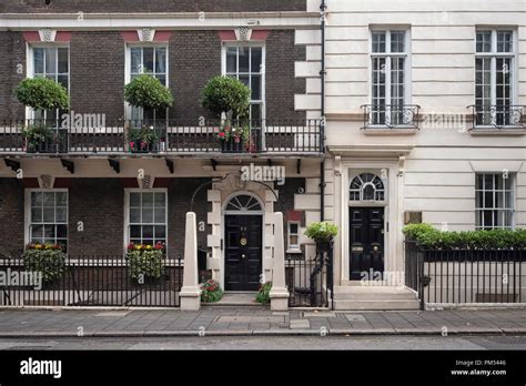 London Georgian Terraced Houses In Mayfair Stock Photo Alamy