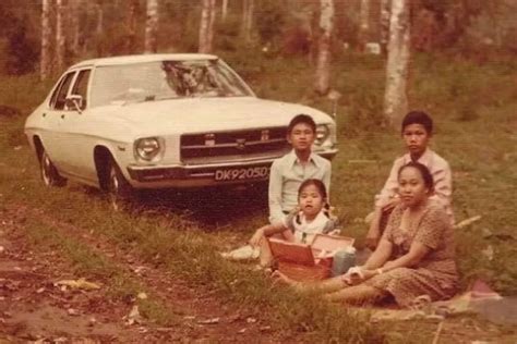 Viral Foto Jadul Keluarga Sultan Liburan Di Bali 1977 Netizen Malah