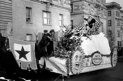 Santa On His First Macy S Float In 1924 Macy S Thanksgiving Day Parade Macy’s Thanksgiving