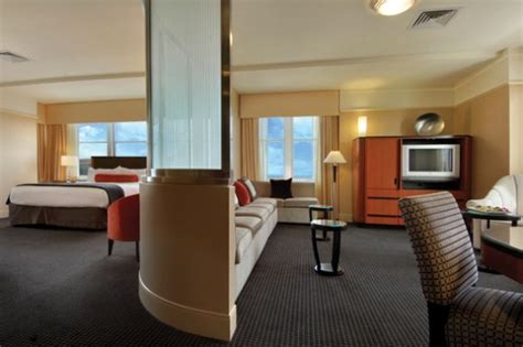 3 stars hotel alexander inn is situated on 301 south 12th street in philadelphia only in 400 m from the centre. Alexander Inn - INTERNATIONAL DEBT COLLECTORS