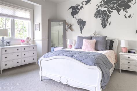 Hgtv helps you find a teenage bedroom color scheme that both teens and parents will love as you decorate your teen's bedroom. Pink and Gray Teen Bedroom Reveal - Sanctuary Home Decor