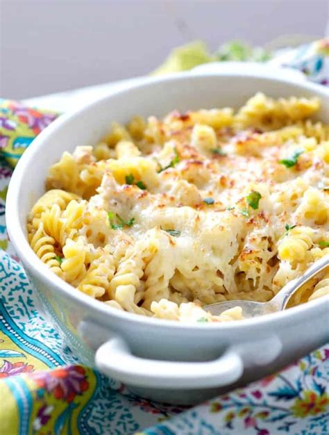 All that's missing is the waiter and the check. Dump and Bake Chicken Alfredo Pasta Casserole - The ...