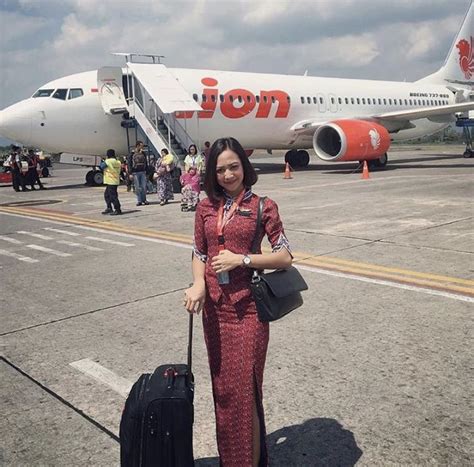 Check spelling or type a new query. Pin oleh Cabin crew uniform di pramugari di 2020 ...