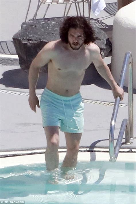 Game Of Thrones Kit Harington Shows Physique In Santorini Daily Mail