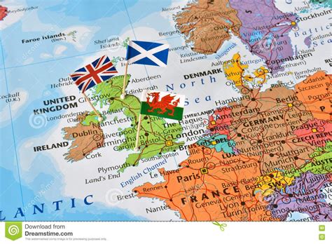El mapa de reino unido comprende 242.495 km². Mapa De Reino Unido, Bandeiras De Inglaterra, Escócia ...