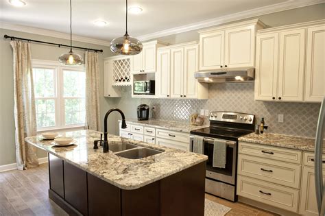 Kitchen With Off White Cabinets Image To U