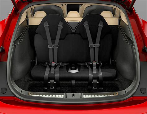 Bystander Sees Tesla Owner Loading Kids Into Trunk Seats Immediately