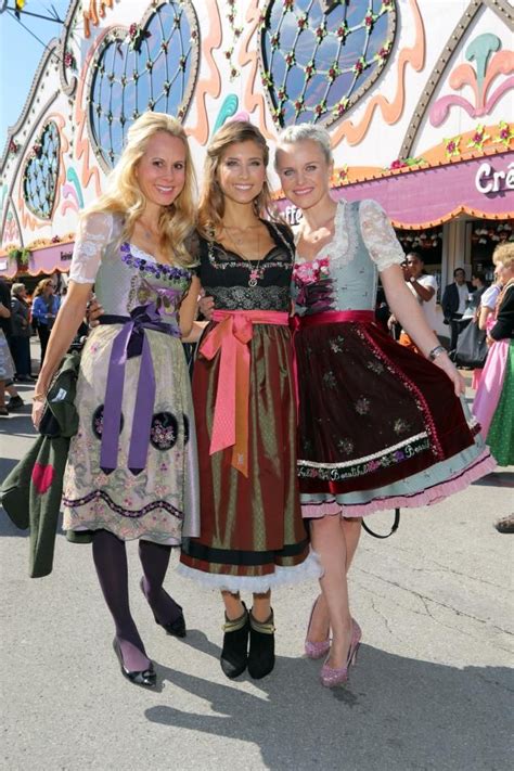 Nadja Fürstin Zu Schaumburg Lippe Cathy Hummels Und Dr Med Barbara Sturm Vor Dem Festzelt