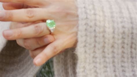 Jennifer Lopez Reveals Green Engagement Ring From Ben Affleck Photo