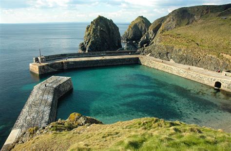 Mullion Cove Harbour Cornwall Guide Images