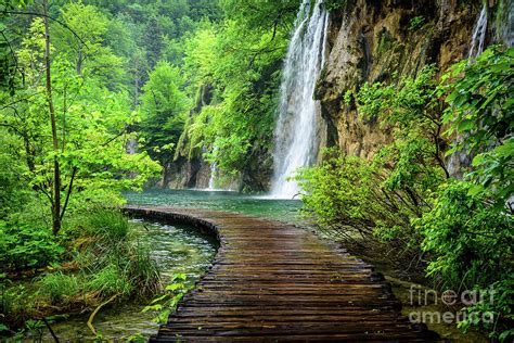 Walking Through Waterfalls Plitvice Lakes National Park Croatia