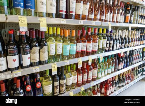 Walgreens Liquor Store Hi Res Stock Photography And Images Alamy
