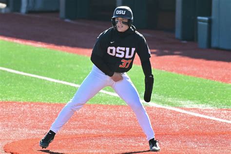 Oregon State Bullpen Blows Another Lead Beavers Drop Series Vs