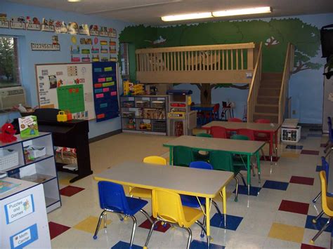 Another challenge of organizing kids' rooms is the seemingly endless stream of artwork that arrives home with your son or daughter after preschool. Garage Daycare Ideas Kids - Inspirational Garage Daycare ...