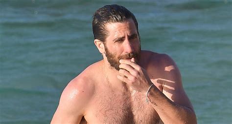 Jake Gyllenhaal Goes Shirtless For A Dip In The Ocean Greta Caruso