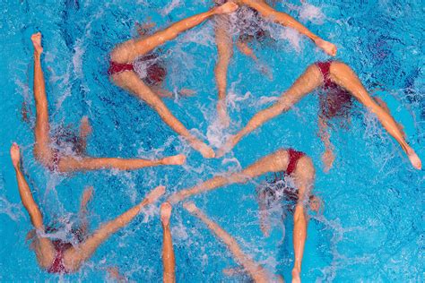 Amazing Photos Of Synchronised Swimmers At The European Swimming