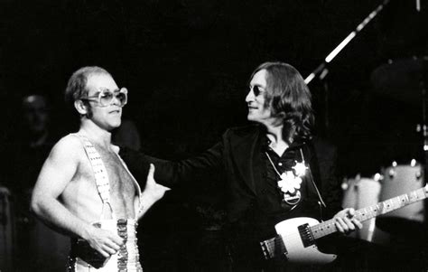 エルトン・ジョン、1974年にジョン・レノンと共演したマディソン・スクウェア・ガーデン公演を振り返る Nme Japan