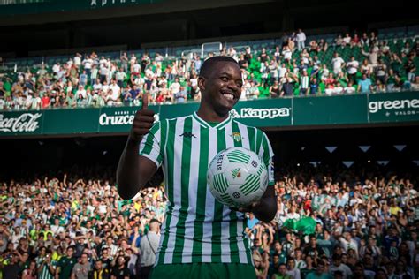 William carvalho was born on april 7, 1992 in luanda, angola (28 years old). William Carvalho signs for Real Betis · MEDIABASE SPORTS