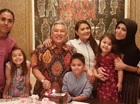 12,700 likes · 90 talking about this. Chef Wan Buka Cerita Sebab Bercerai, Netizen Terkejut! | Donna